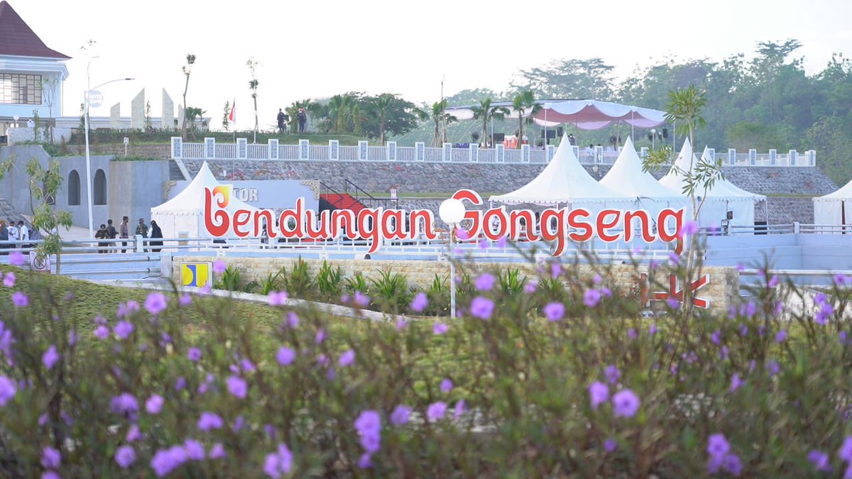 Diresmikan Presiden Didampingi Bupati Anna, Bendungan Gongseng Tingkatkan Produksi Pertanian Bojonegoro dlvr.it/SKvRFY