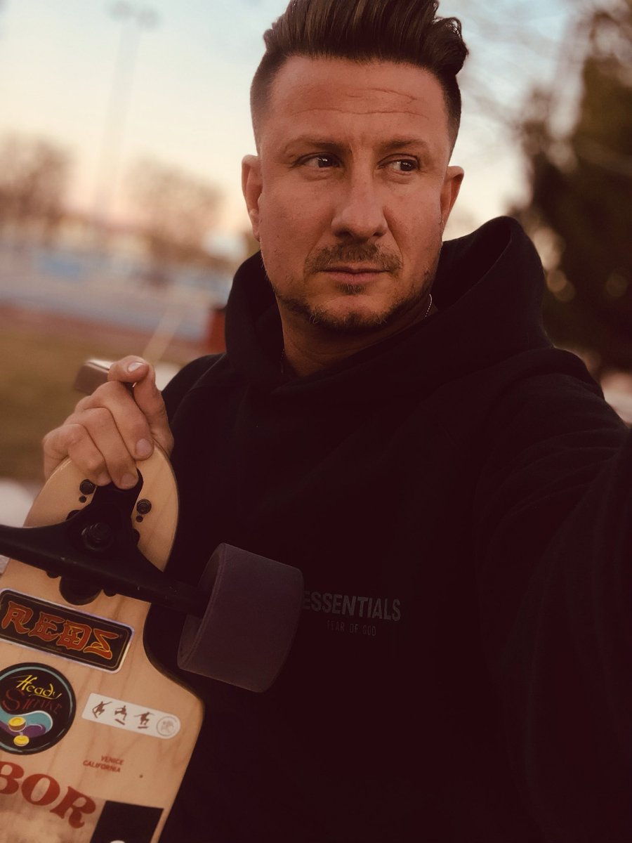 jerayreed's tweet image. I ❤️ my LongBoard 🛹 #LongBoard #therapy #RunningLines 🎞