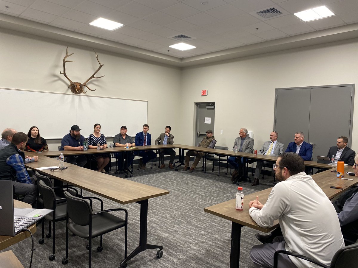 IDSportsmen's tweet photo. Thanks to everyone who came to our first policy meeting! @idfg @IdahoDEQ  @IdahoLands  @Idparksandrec @HunterandAngler 

#AccessAndOpportunity https://t.co/mvllSsNElZ