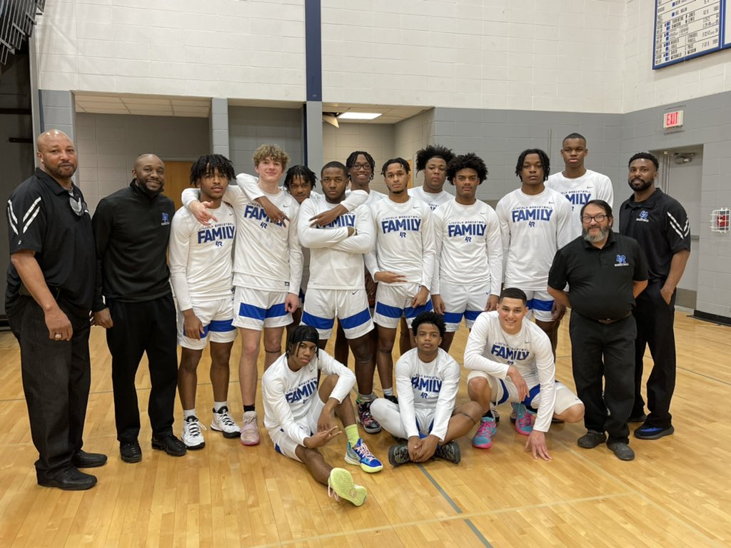 ⚪️🏀🔵 SCORE UPDATE 🔵🏀⚪️
Final in Varsity Basketball 
Lincoln - 90
Ypsilanti - 47

Stat Leaders:
Points - Jorden Collier with 19 and Daivion Traylor with 18
Rebounds - Daivion Traylor with 14
Assists - Jorden Collier with 3
Steals - Jorden Collier 3