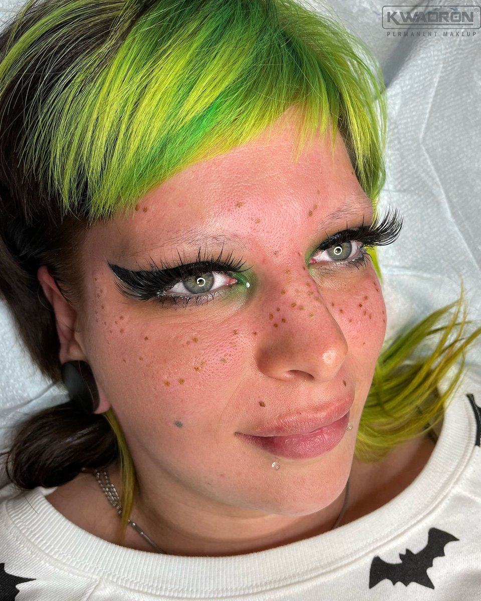 magickbrows's tweet image. Fresh tattoo freckles on this beautiful spooky unicorn 😍🦄 We did matching dots on each side above the mouth &amp;amp; I love how it looks 😭💚

#freckletattoos #freckled #tattoos #detroit #michigan