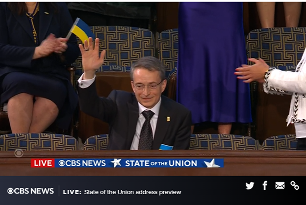 leesessions's tweet photo. State of the Union:  President recognizes Pat for Intel's $20B investment, creating >10,000 new jobs in America. https://t.co/BfS5hzGLbc