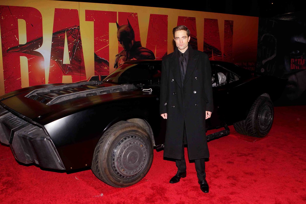 TheBatman's tweet photo. The Bat, the Cat, and all of Gotham conquered New York for the World Premiere of #TheBatman! 🦇 https://t.co/BlAnE4BAib