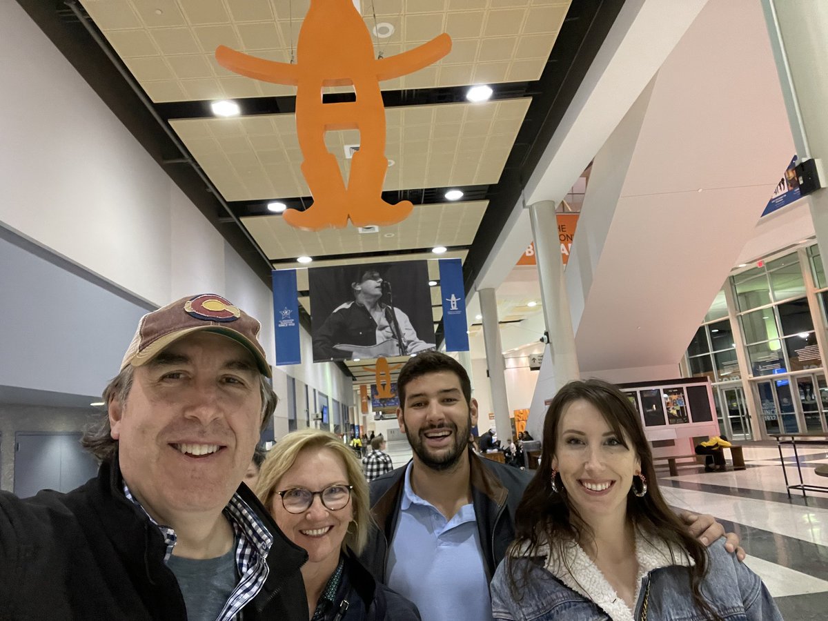 rastapes's tweet image. We are Rodeo’n! #RODEOHOUSTON