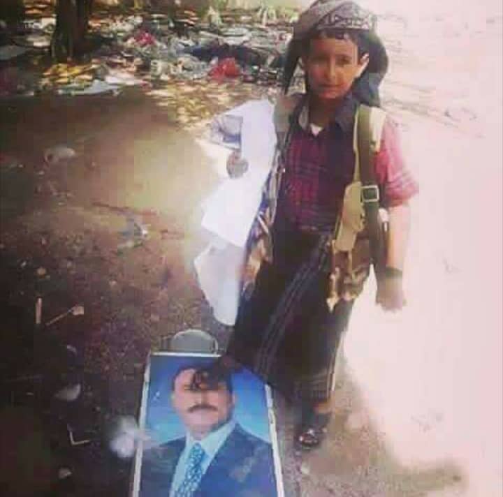 ABU WALlD{ AL RUFAAEE (@oledabw) on Twitter photo تداول ناشطون اليوم وعلى نطاق واسع صورة طفل من شبوة يدعس على صورة الهالك عفاش ردا على اشهار وتأسيس مقر مؤتمرهم بدلا من اشهاره في مناطقهم في الشمال ويقول لهم الطفل الجنوبي شبوة جنوبية يادحابشة جد الكلب واحد حوثي اصلاحي مؤتمري تداول ناشطون اليوم وعلى نطاق واسع صورة طفل من شبوة يدعس على صورة الهالك عفاش ردا على اشهار وتأسيس مقر مؤتمرهم بدلا من اشهاره في مناطقهم في الشمال ويقول لهم الطفل الجنوبي شبوة جنوبية يادحابشة جد الكلب واحد حوثي اصلاحي مؤتمري
