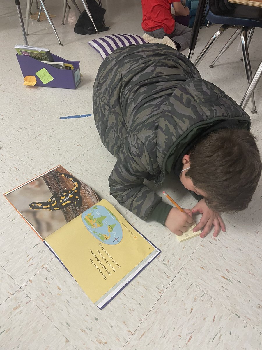 Strickland_SWES's tweet photo. Today we learned how to stop and jot ✍🏽 and then I caught a student applying what they learned during independent reading time! https://t.co/vS4B5V3aBH