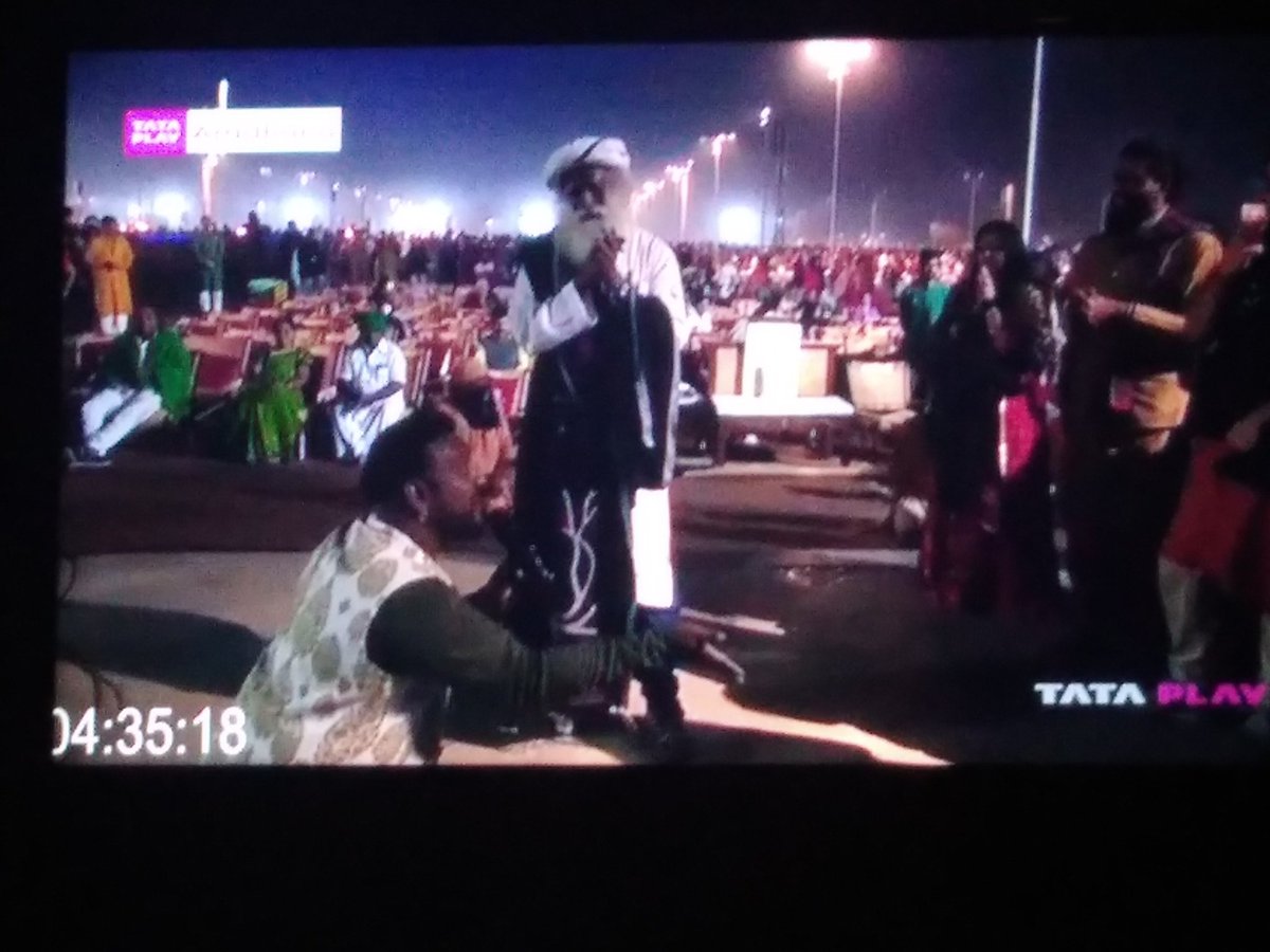 Sapna729's tweet photo. Worship at high level! Great performance by Raghuvanshi and Master Saleem! #USnoozeULose #Adiyogi https://t.co/1gY7mEBmv9