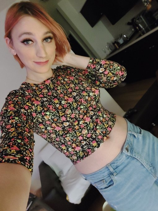 Watch Vera Special's leaked NSFW photo on TwXstars