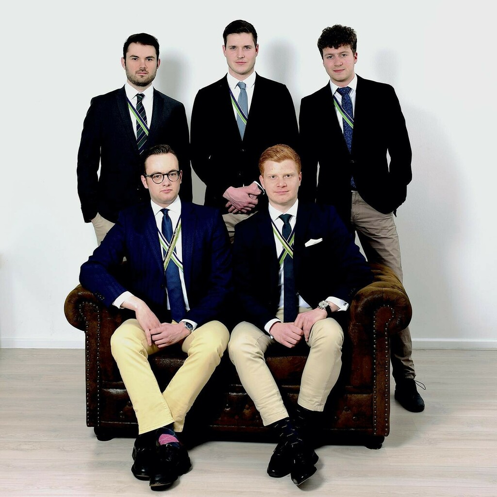 Unser Chargenkabinett im SS 2022

#250couleursemester #rhenoguestfalia #studentenverbindungen #cartellverband1856 #kiel #Chargenkabinett #fratlife ift.tt/0861Sha