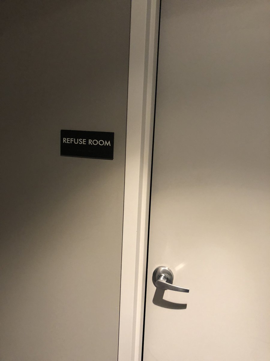 dbhawmik's tweet photo. @espn This where they be doing the negotiations https://t.co/bJrRHzXUrp