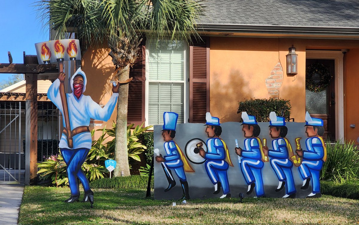 The #housefloats of #MardiGras2022 are awesome! #NOLATwitter