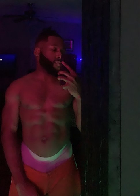 Watch 𝖇𝖆𝖇𝖞𝖙𝖗𝖆𝖉𝖊's leaked NSFW photo on TwXstars