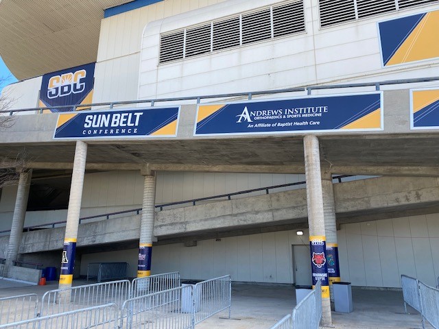 AndrewsInst's tweet photo. March is here and the madness is about to begin! We are proud to be the official sports medicine partner of the Sun Belt Conference Basketball Championships, Wed-Mon in Pensacola. #AndrewsInstitute #SportsMedicine #Orthopaedics #MarchMaddnress #Basketball #Pensacola #NWFL https://t.co/HNoBu60h3T