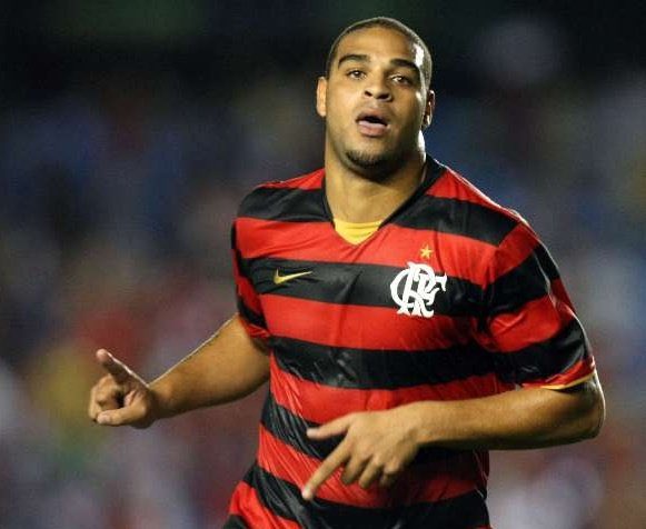 alvesimports01's tweet image. Nike brincou nessa camisa, é a mais bonita de todas do Flamengo 🤯🤤