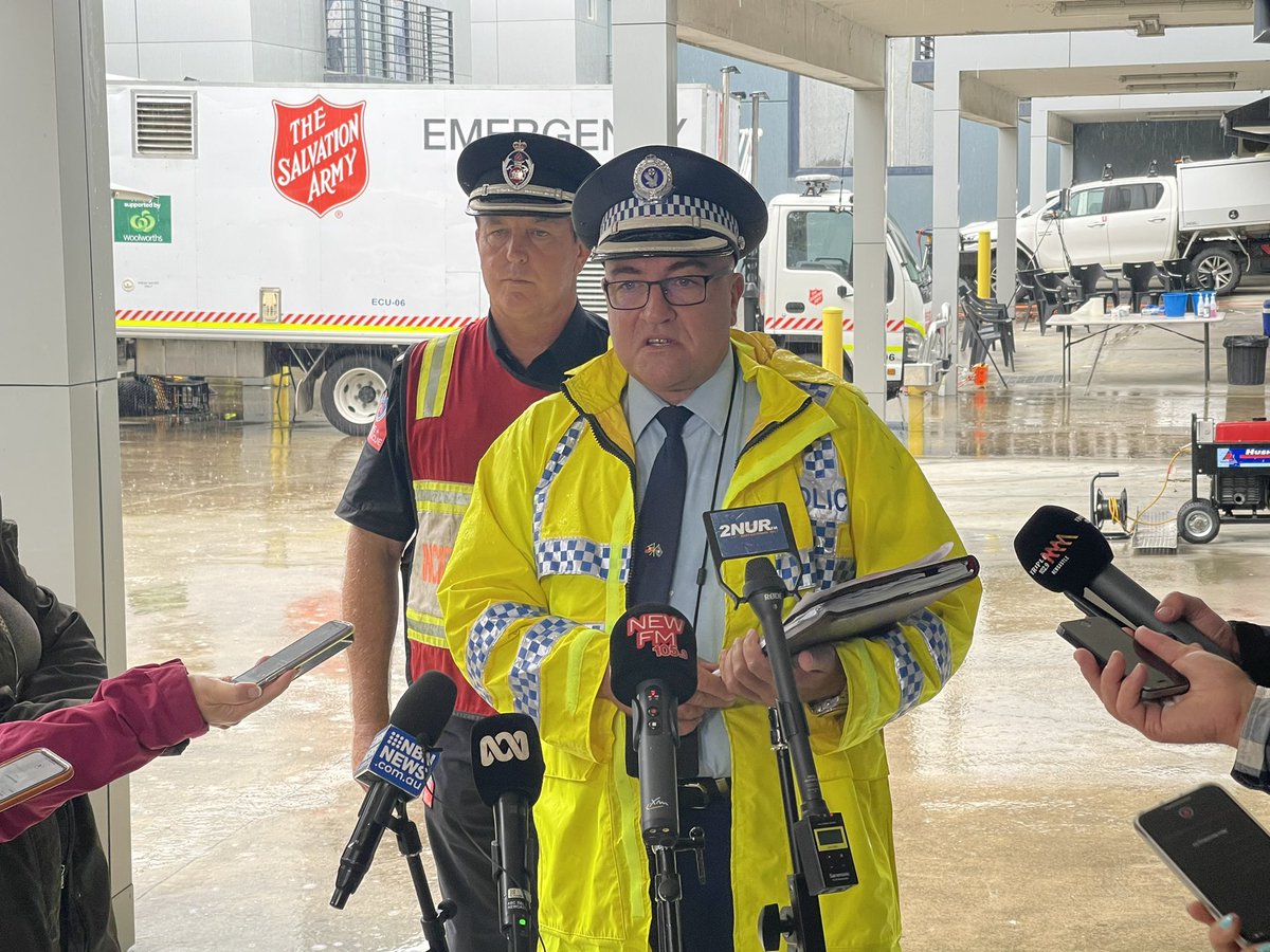 Police and firies say the clean up will take some time, likely several days. Unlike further north, the rain is helping here especially with containing the asbestos on site. @abcnews #wickhamfire #newcastle