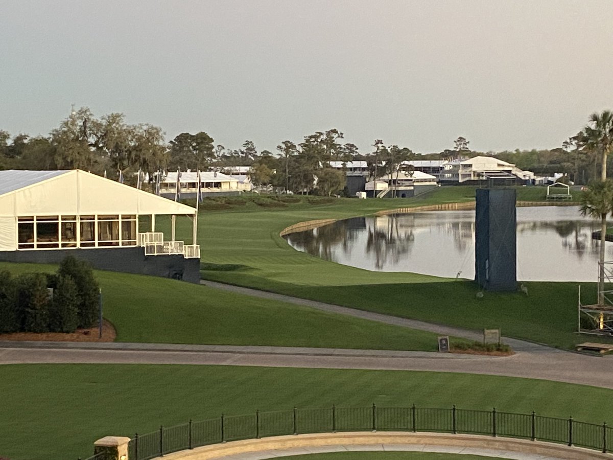 jarnett34's tweet photo. Not a bad place for a company event…#WWOF https://t.co/BUWRTsFXFw