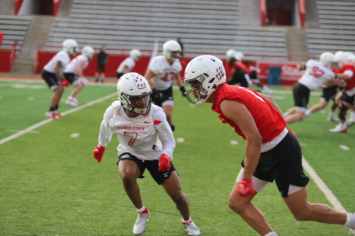RedbirdFB's tweet photo. Beautiful spring day for some π #SpringCamp22 https://t.co/Ks8PTZ6rXl