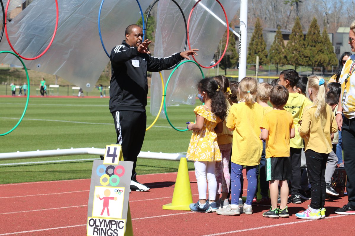 DurhamAcademy's tweet photo. The Winter Olympics might be over, but our kindergartners still have Olympic fever 🏃🏅

Students in all four kindergarten classes gathered at the Upper School track on Tuesday and celebrated the second-ever Kindergarten Olympics!

📸 https://t.co/D15MfEvhp6 https://t.co/FBgb8yTfz4