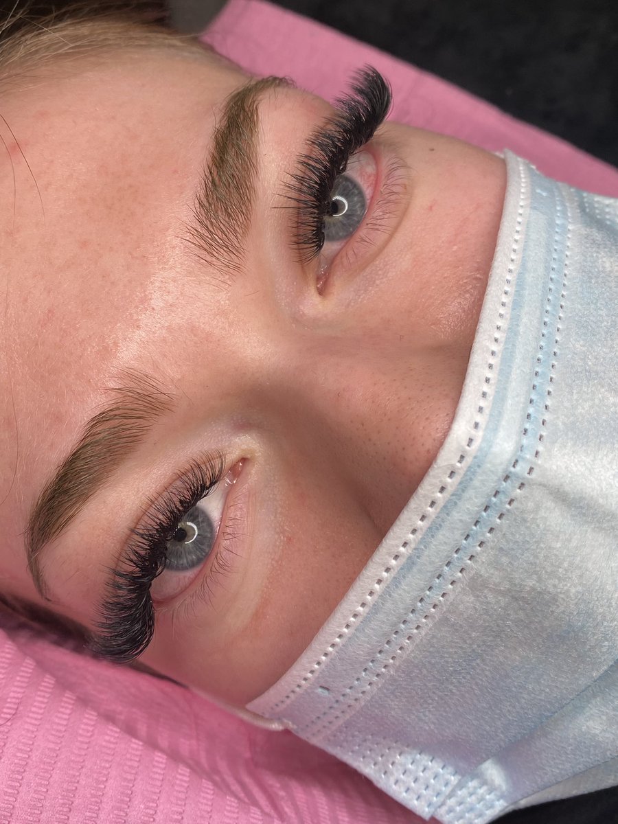 Hey girlies! March calendar is now available, book your appointment  now to get your lashes done🤍
Boking Link: 
 desiredlashes.setmore.com