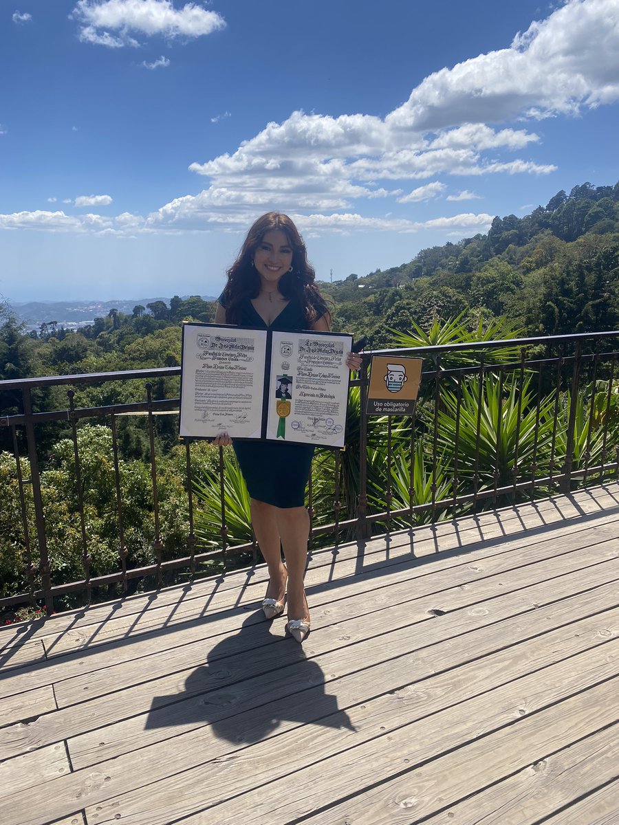 sunlightbaabe's tweet photo. Oficialmente… ¡SOY LICENCIADA EN PSICOLOGÍA!🤍🎓✨
Lo logré. 🤩✨ https://t.co/rNoxCTpbDl