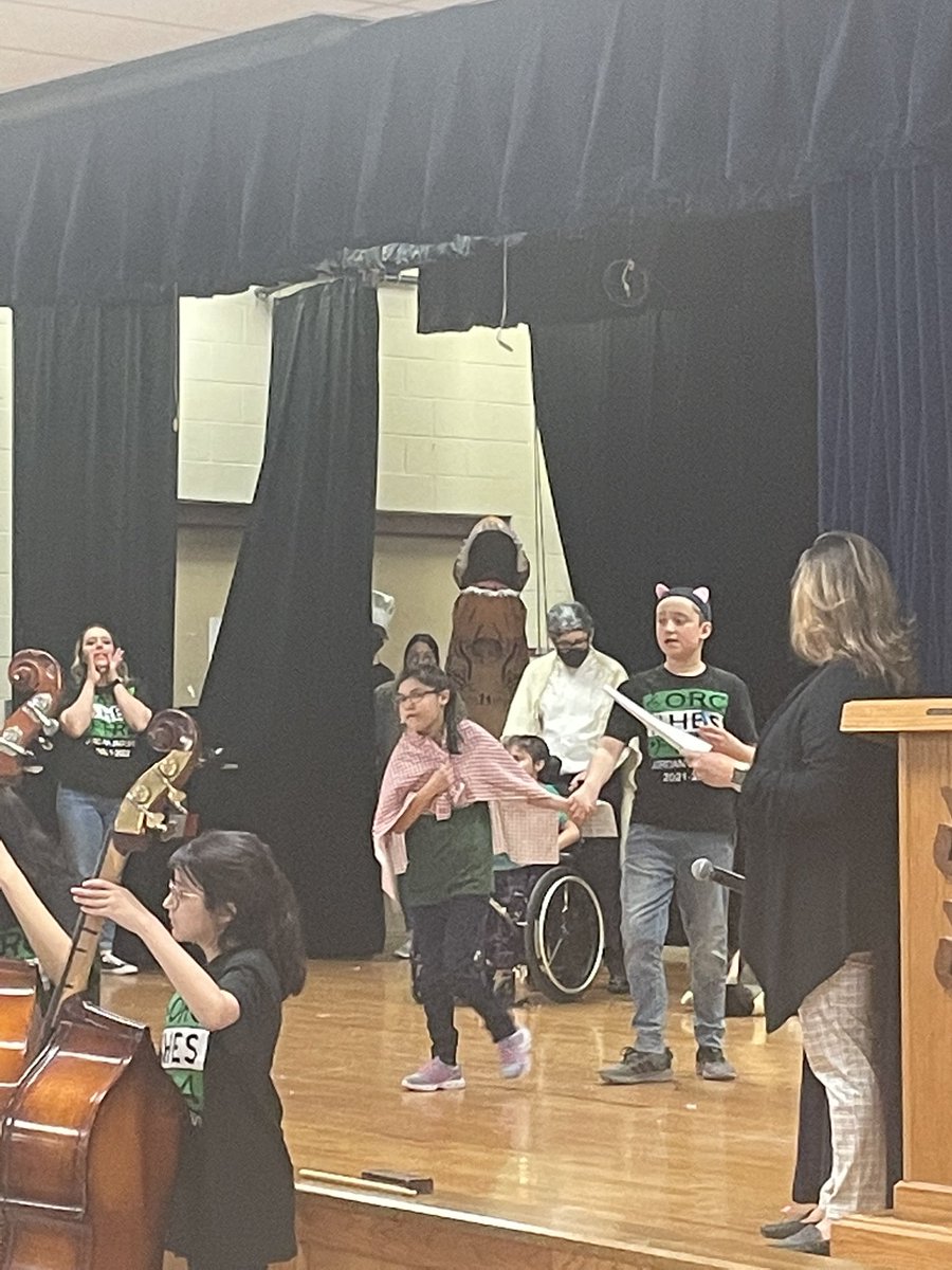 Jessica_Marcha's tweet photo. Orchestra and ALE! Thanks for inviting me to join in on the fun! @JordanNISD @smhayter @jordanmslibrary #jordanreunited https://t.co/FzsH2Vcg8A