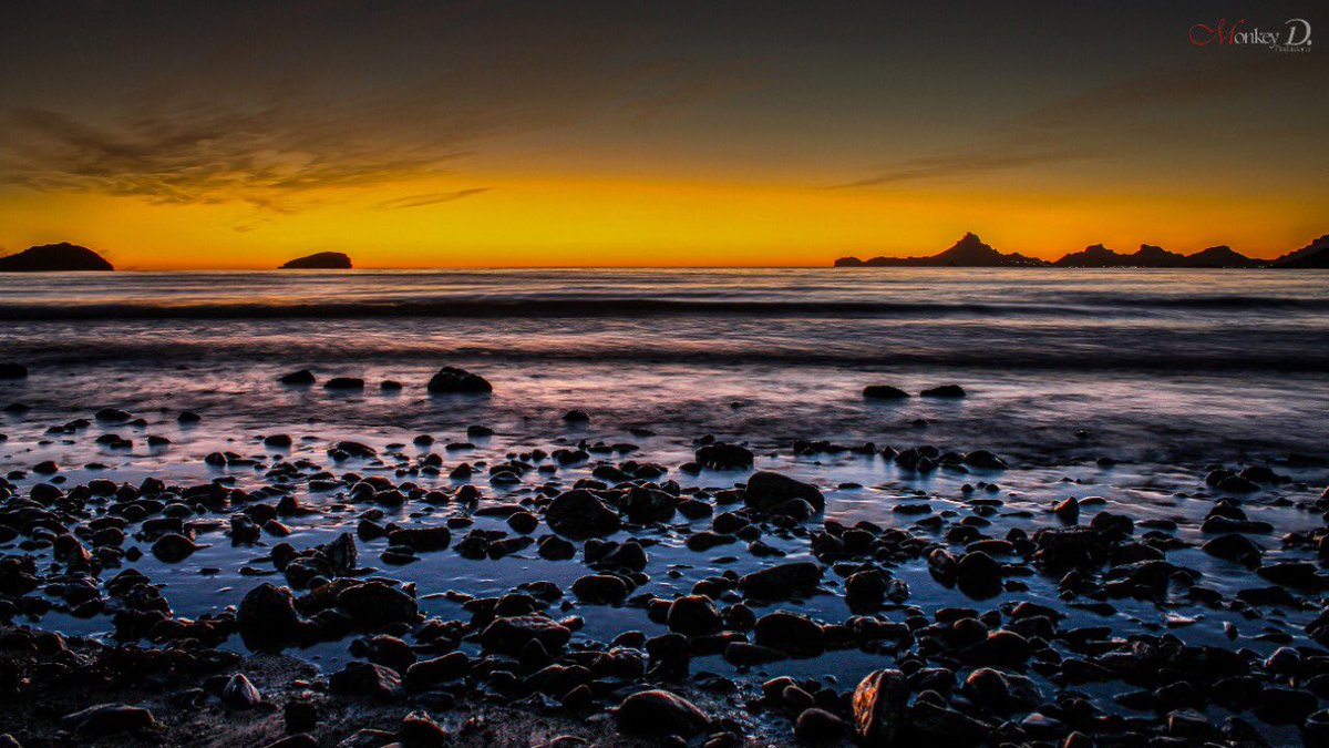 chettos27's tweet photo. Vayámonos allá donde el sol besa el océano.
#Atardecer en #Playa #Miramar #Guaymas #Sonora https://t.co/wkqFQNIy5k
