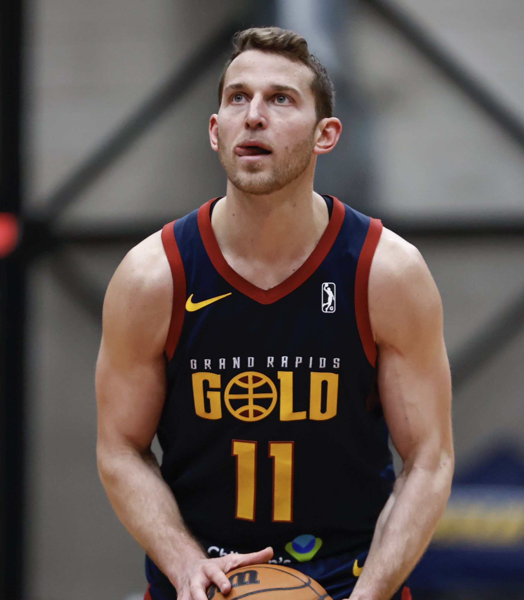 NBA G League on "THIS IS MADNESS! NIK STAUSKAS CANNOT MISS! 🔥🔥🔥🔥🔥 34 PTS - 11/11 FG - 7/7 3PT IN 13 MINUTES………….. https://t.co/usmw6kqPOR" / Twitter