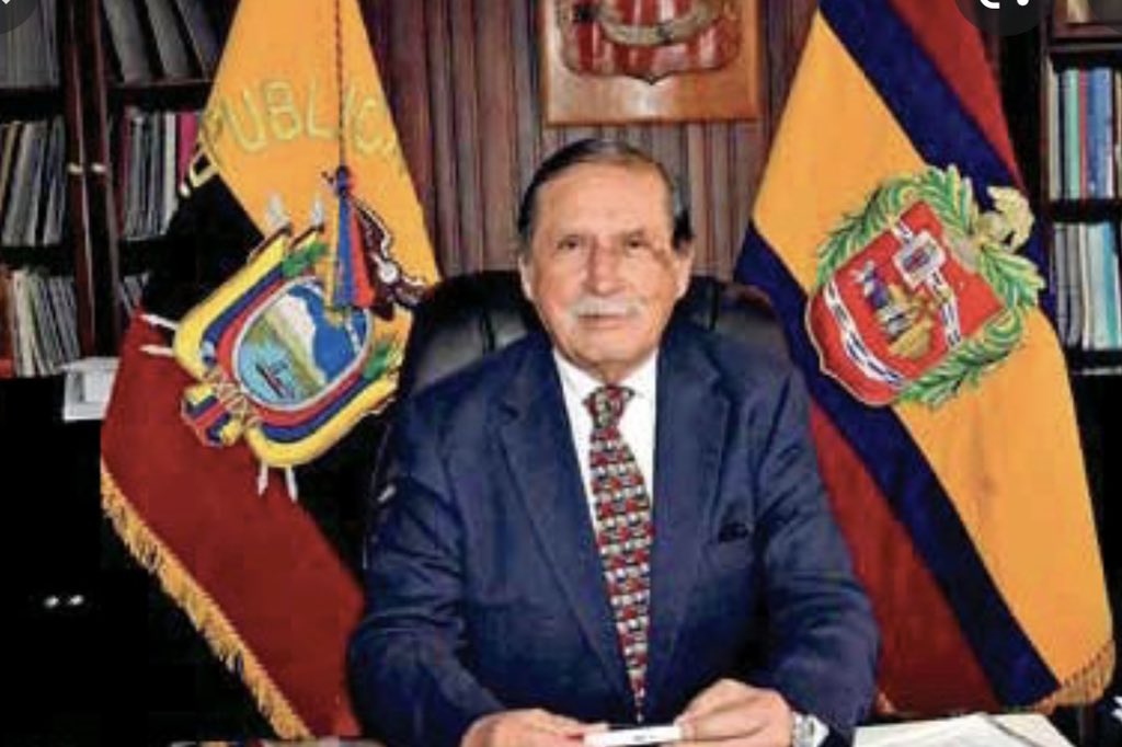 URGENTE: Karina Rosales, vocera oficial del departamento de comunicación del Municipio de Loja, ha confirmado a las 19:21 de hoy, el sentido deceso del Alcalde de Loja, Jorge Bailón Abad. Se conoce extraoficialmente que se debió a complicaciones en su salud.