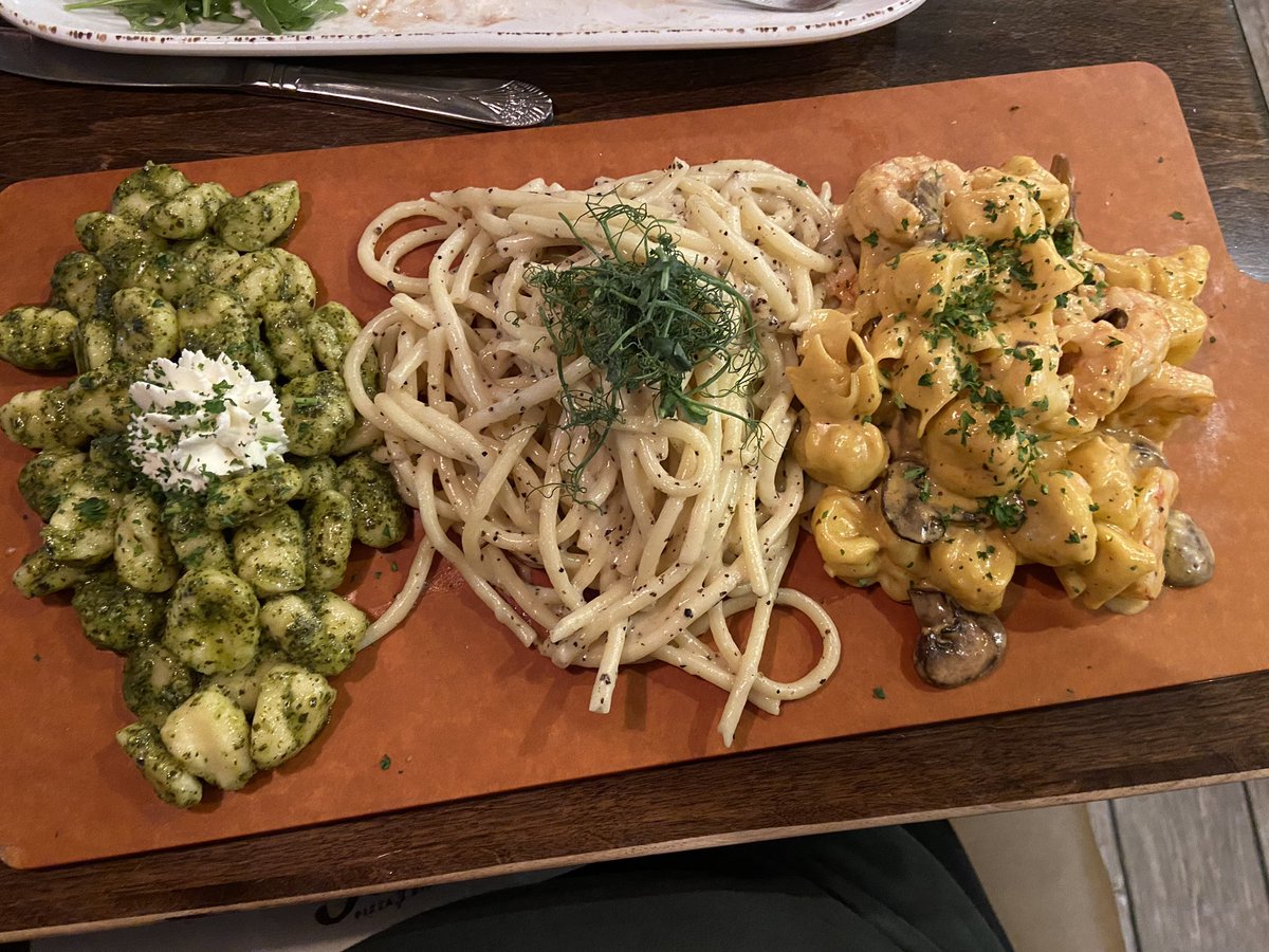 thdShannon's tweet photo. Amazing dinner out with my boys. One of the best pasta dinners in a long time… #PastaFlights #StupidGood #PatsBistro #BethlehemPA https://t.co/031Snym3H0