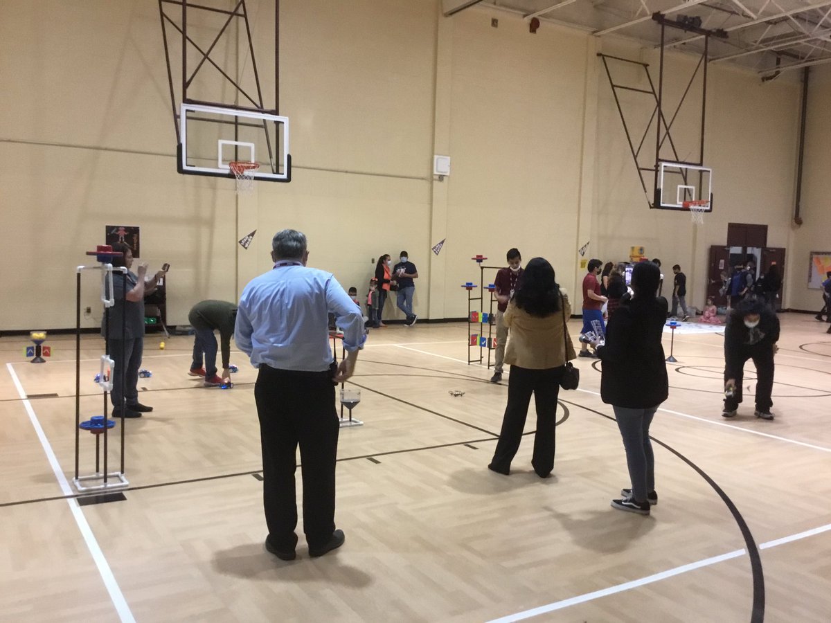 MsLLemon1's tweet photo. Austin Broncos S.T.E.A.M Night #STEAMTASTIC #STEAM #AMSPRIDE #MYIRVINGISD https://t.co/86SSmhHZHW