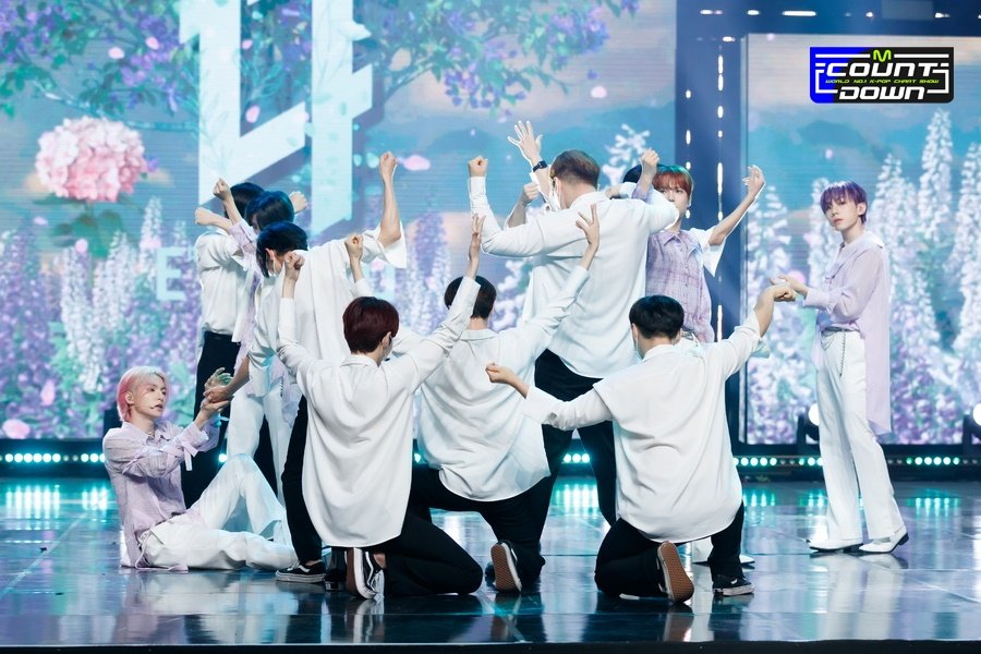 ever15261585's tweet photo. 3월도 잘부탁 드립니다
봄의시작이네요!
#봄의시작 #Thebeginningofspring #엘라스트 #엘라스트유 #ELAST https://t.co/1zqZa5uflK