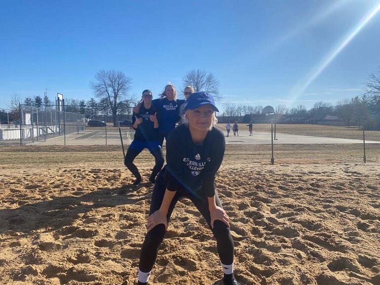 EIU_Volleyball's tweet photo. @eiu_volleyball is having fun during the process of getting better at Beach Volleyball. 😎🏝🏐 https://t.co/4wUExtXWER