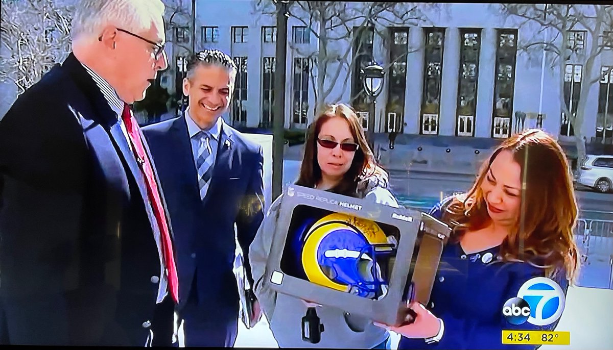 Thank you LA @RamsNFL and @ABC7 for your support of Gabriel Fernandez and all children! Los Angeles County is the greatest county in the country. In honor of Gabriel, it’s time to have a mural in his memory, and all child victims and survivors.

https://t.co/KYf0xYZljH https://t.co/0fvOSBoWd2