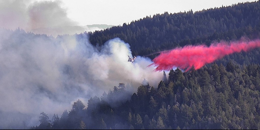 CALFIRELNU's tweet photo. #AlpineFire - CAL FIRE Sonoma-Lake-Napa Unit is currently fighting a vegetation fire above Monte Rio, CA. The fire is 7 to 10 acres with a slow rate of spread. No structures are threatened and there are no evacuations warnings. Crews are making access and will work overnight. https://t.co/BYfcxwHtiv