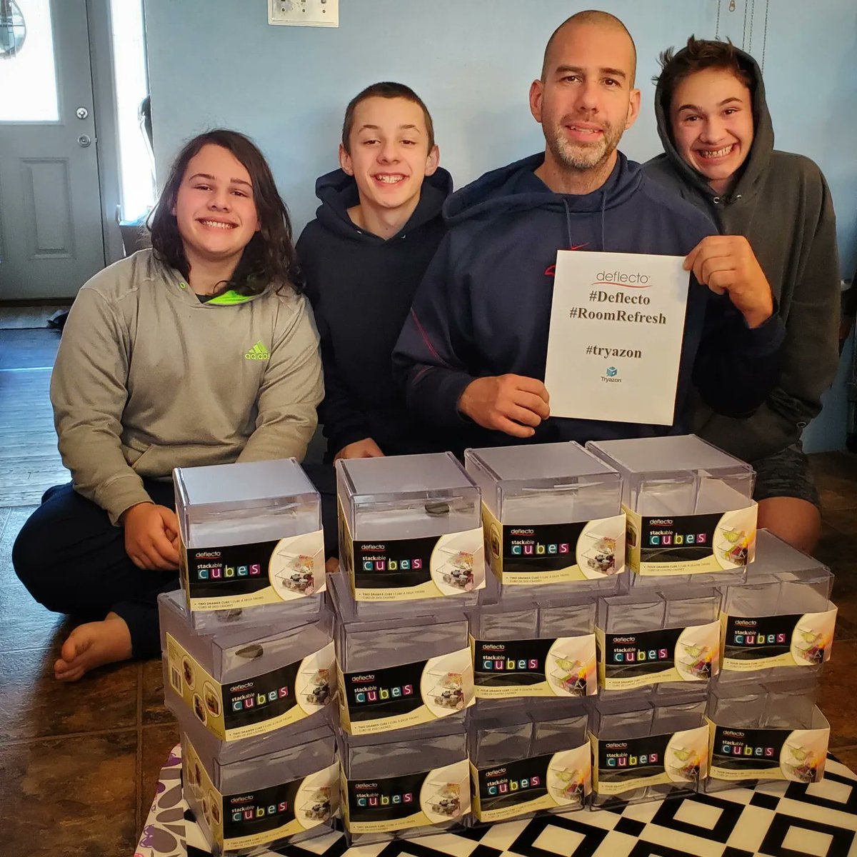 MaryStefanik's tweet image. Thank you @Tryazon and @Deflecto for these awesome Room Refresh Party products!!! 🥳 

The party pack included:

⭐ 3 Fashion Mats (3 different designs)
AND
⭐ 12 Stackable Cube Organizers (4 and 2 Drawer)

Organizing can be stylish and fun! 🏠 💖

#roomrefresh #deflecto #tryazon