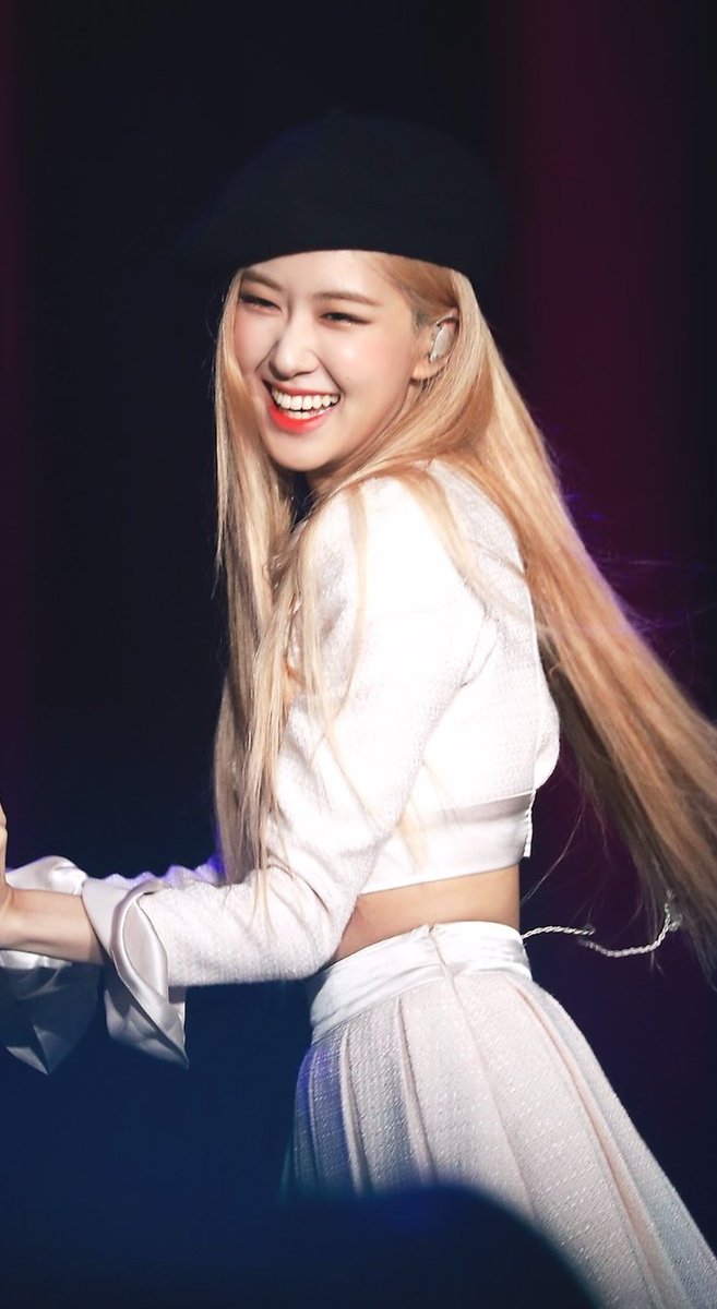 คิดถึงรอยยิ้มของหนูจังหายไวไวนะค้าบ😻
#GetWellSoonROSÉ