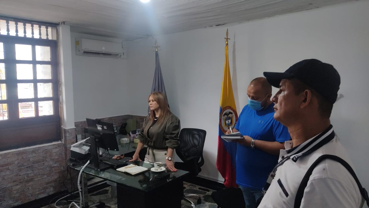 SepcolG's tweet photo. Así trabaja la organización sindical SEPCOL Concertando soluciones para afiliados y no afiliados, muchas gracias Dra Erly, Talento Humano UNP. https://t.co/yimqCkwii1