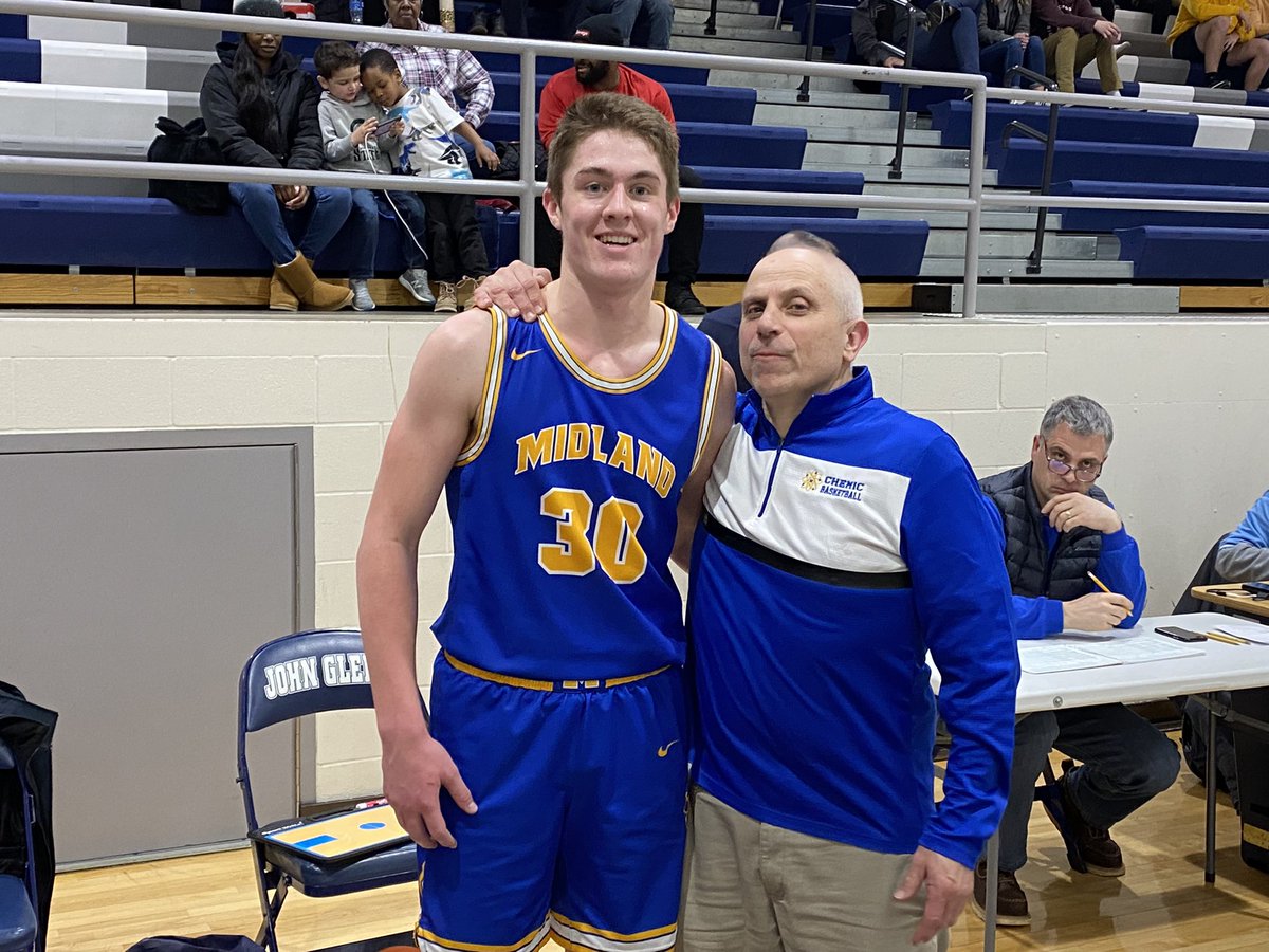 Congratulations to Drew Barrie for reaching the 1000 point mark during tonight’s game. #ChemicPride