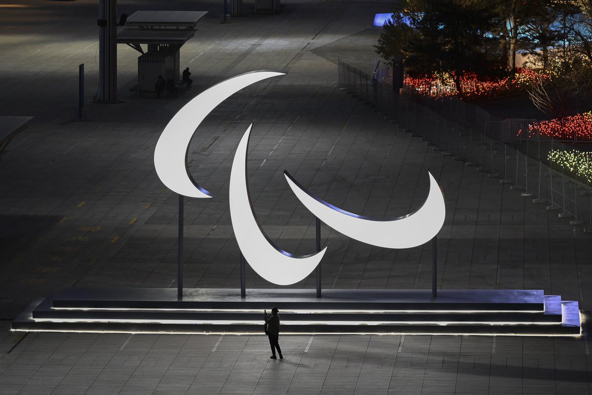 ParaSnowSports's tweet photo. 🖼 This is a work of art 🖼 

The #Agitos in front of the iconic stadium  🏟  Bird’s Nest, home of the Opening and Closing Ceremonies 🎆 of the #Beijing2022 #WinterParalympics! 🤍

📸: Getty Images 

#ParaSnowSports https://t.co/7LKSzyrx52