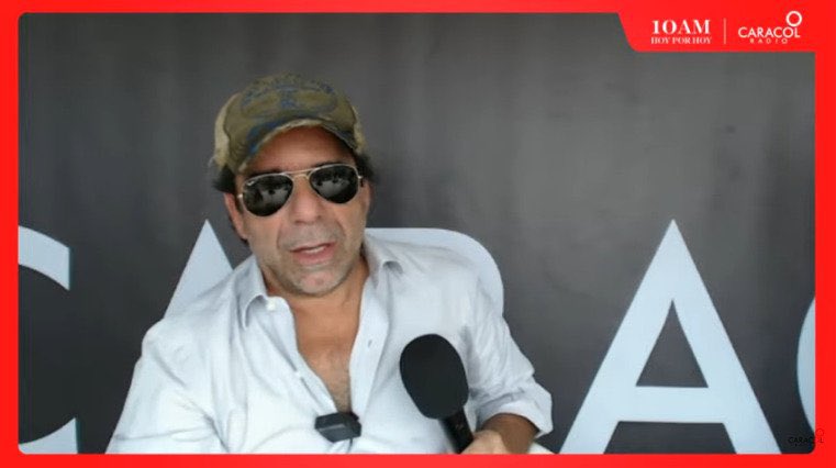 DanielSamperO's tweet image. ¿De verdad un tipo así parece presidente? Tiene pinta de piloto, de Mánager de cantantes, de amante latino trasnochado… pero ¿de presidente?