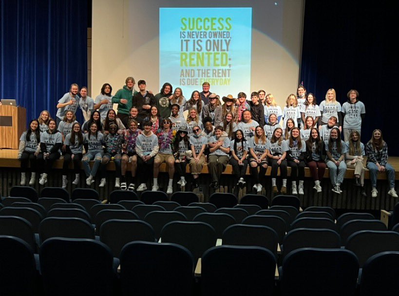 brandonlinkcrew's tweet photo. 8th grade transition day was a success! #BHSCrew https://t.co/xTUFxiQ12j