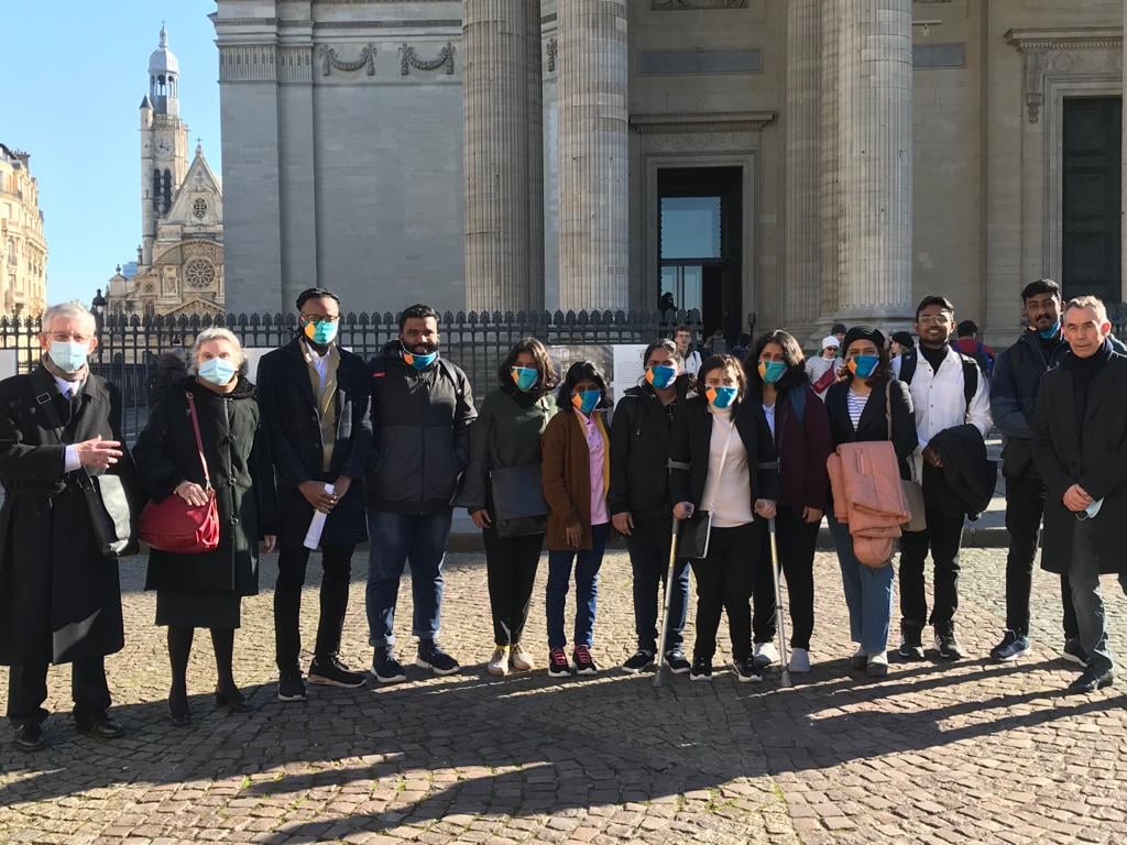 FondaSorbonne's tweet photo. Avec @Fond_Michelin et @BNPP2S nous souhaitons la   bienvenue à ARUN, ROSHNA, SHAMJAS, NEVIN, SHAHANA, DHARANEESWARI, ANAMIKA, ANSHITHA  DIYA ! Et un bon séjour à Ponchichéry #Inde à nos étudiants SOLENE, WILLIAMS, GODEFROY, CAMILLIA, ANDRIAN, ALEXANDRE ! https://t.co/YVo0m4IIGD