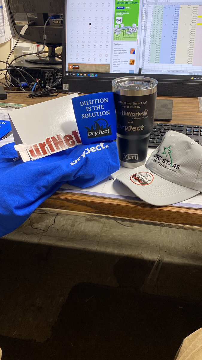 LukeKringler's tweet photo. Swag has arrived.  Thank you @turfnet @TurfNetMaestro https://t.co/XPf8vSwfHm