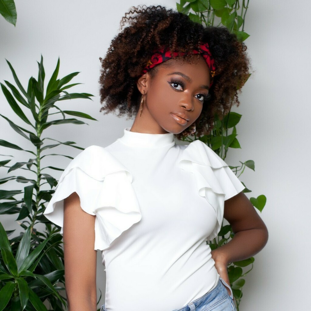 ceeceesclosetny's tweet photo. We’ve restocked the stylish Selah Headband. Get it before you regret it at https://t.co/pkig3jcFtL 👑
Text “cute” to 1-844-910-3493 and never miss a drop 😘
#teamceecee #ceeceesclosetnyc #blackownedbusiness #womanownedbusiness #womensupportingwomen #… https://t.co/EwXFRjAlU0 https://t.co/6kR8QTPaUW