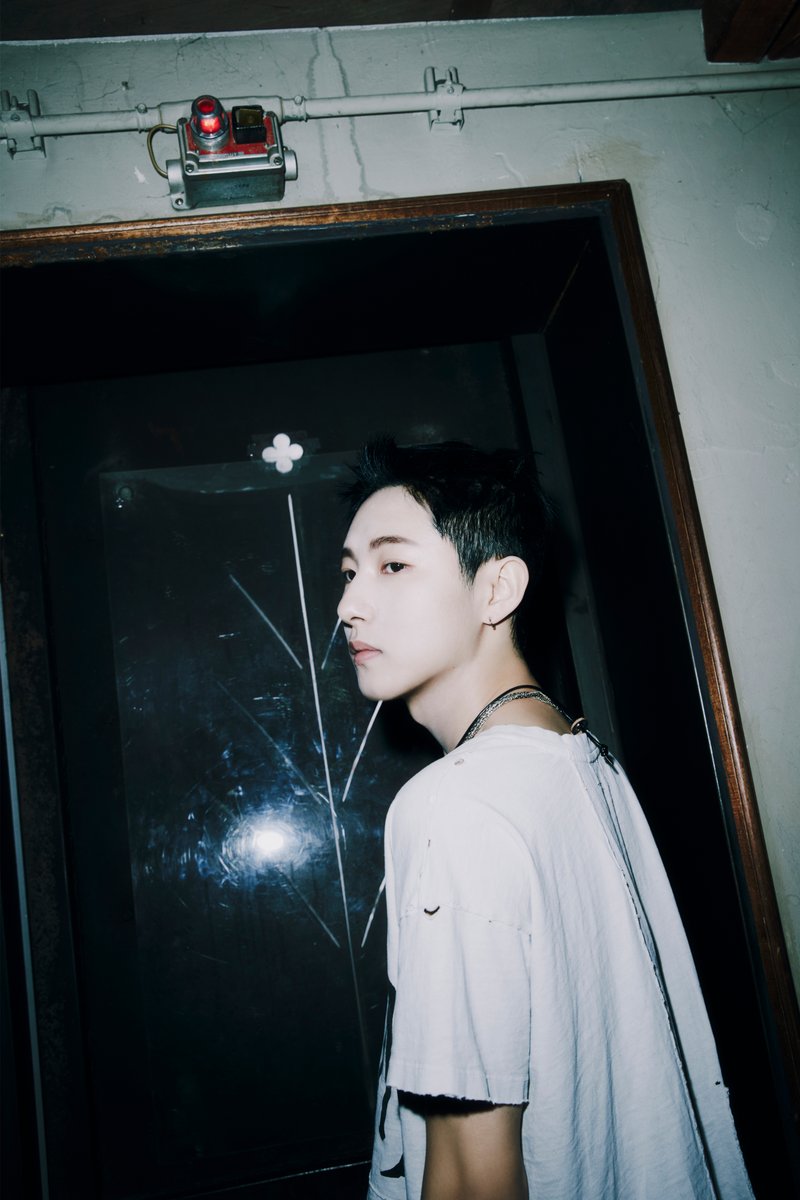 formyreon's tweet photo. #renron si paling tau cowoknya bakal up teaser malem ini makanya update hehehehe https://t.co/v6WwB4rVv8