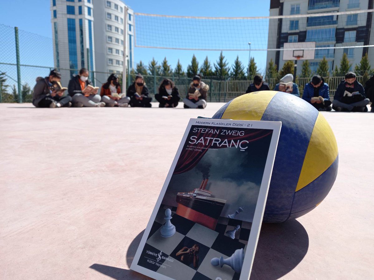 MtalHoroz's tweet photo. “Ben Okuyorum Gaziantep Okuyor” projesi kapsamında gerçekleştirilen kitap okuma saatinden kareler 📚📖

#benokuyorumGaziantepokuyor
#heryerdeokuyoruz
#okumasaati
#HorozMtal https://t.co/4ZSZNOYBP8
