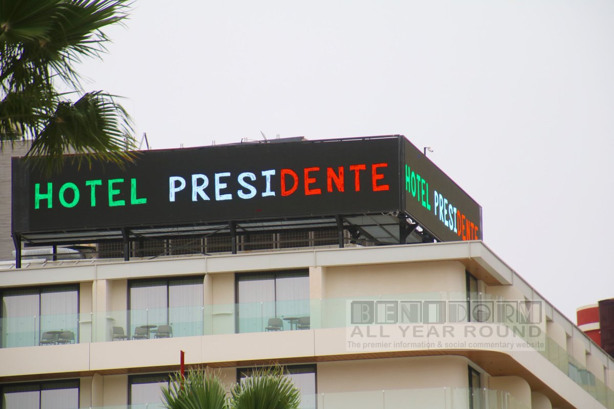 IrenaInBenidorm's tweet photo. Hotel Presidente embracing St Patrick’s Day 🇮🇪💚🤍🧡☘️ #stpatricksday #craic #shamrock #guinness #allthingsirish #benidorm https://t.co/dv5wTPy69Q