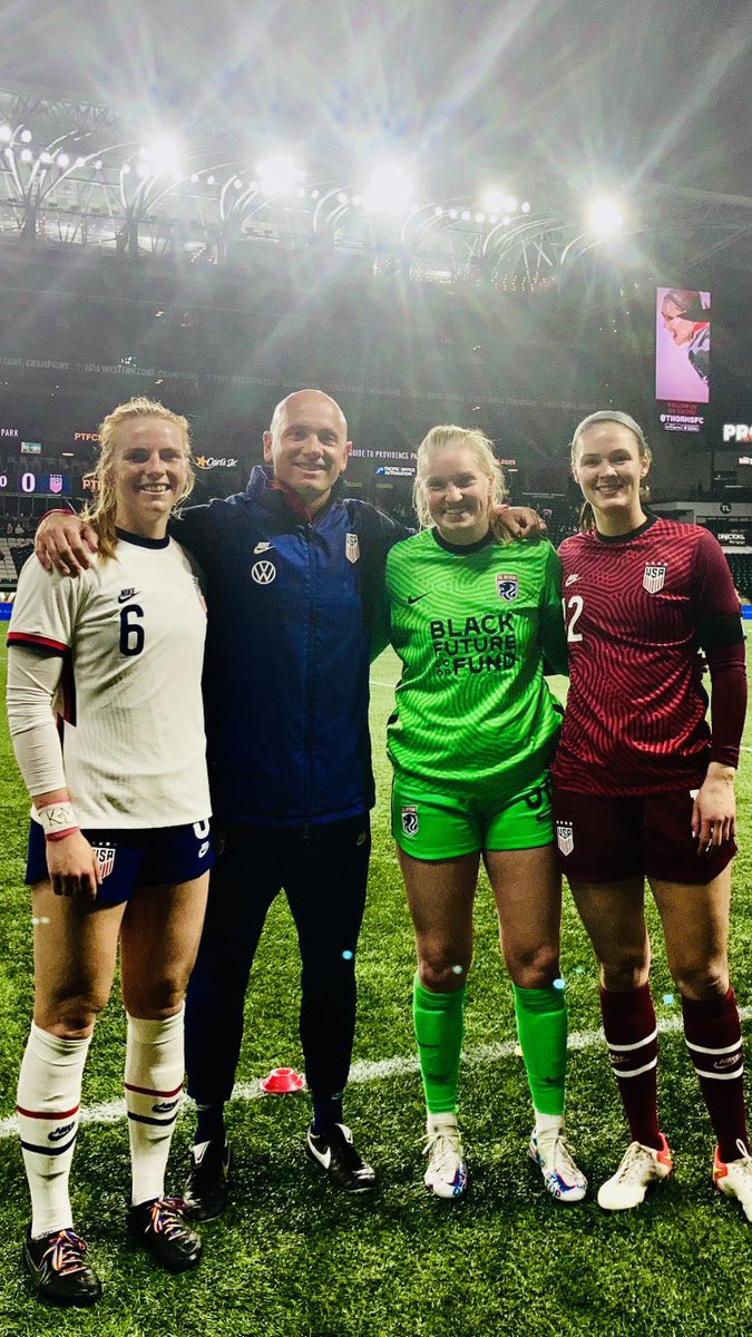 Player News 🗞 

@mbornkamp8 <a href="/philippoole81/">Philip Poole</a> @ClaudiaDickey2 &amp; <a href="/rjones1210/">Ruthie Jones</a> together on the field at the <a href="/ThornsFC/">Portland Thorns FC</a> Spring Invitational! On the U23 <a href="/USWNT/">U.S. Women's National Soccer Team</a> Megan &amp; Ruthie played all 90 mins vs @OLReign &amp; Claudia who made her <a href="/NWSL/">National Women’s Soccer League</a> debut! 
Final score: USA 1 vs OL Reign 1
#csaalumni