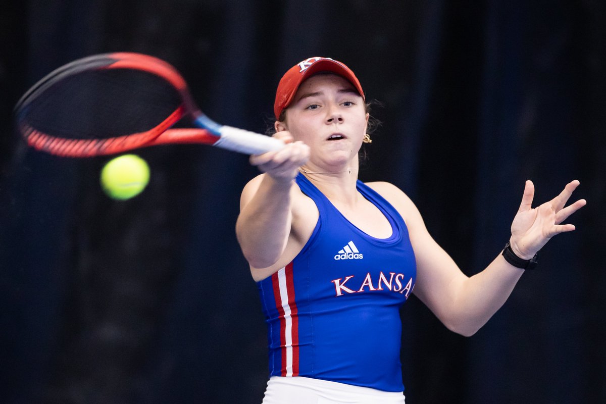 KansasTennis's tweet photo. This week's Player in the Spotlight is Zoe Howard! She is a freshman from Ennis, Texas. Her favorite actor is Kevin Hart and she loves smoothies! https://t.co/6789bK10PZ