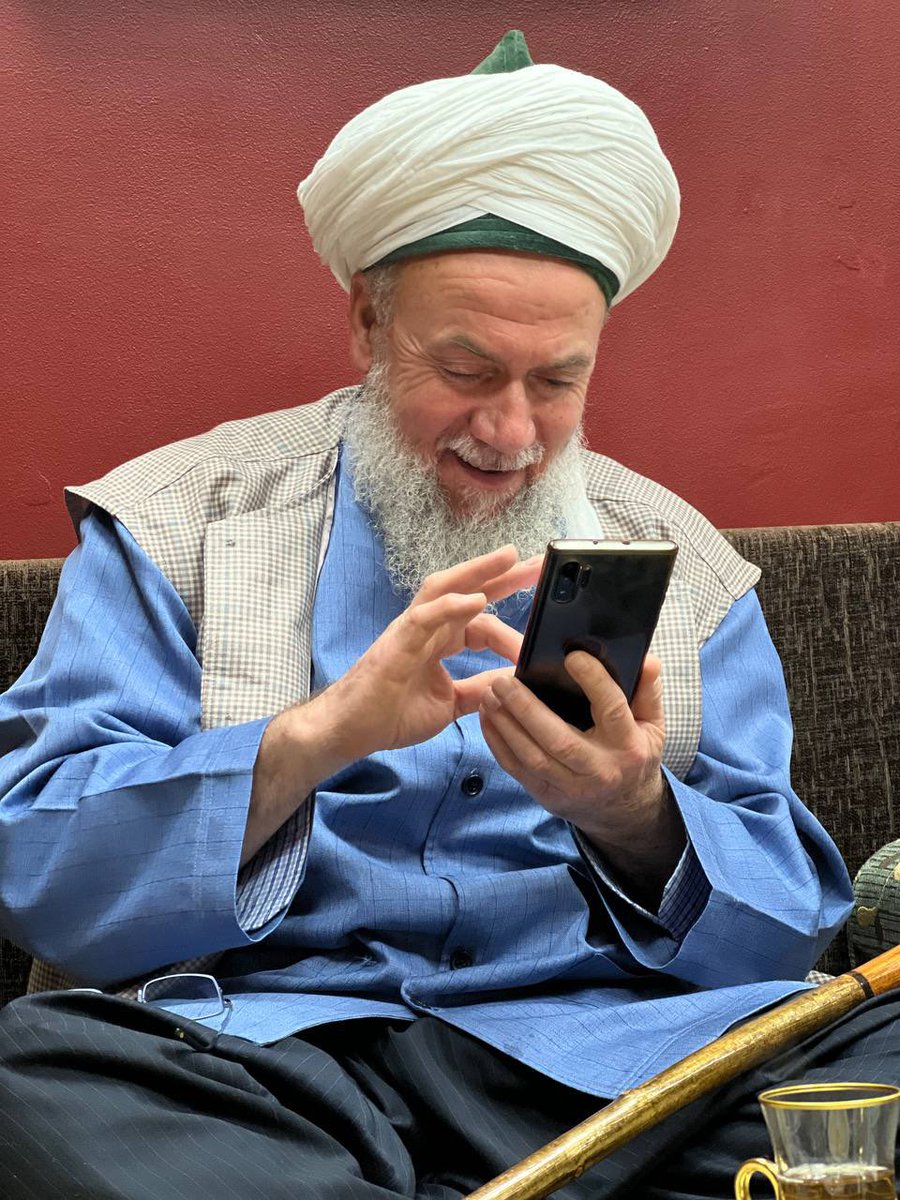 MawlanaUKTour's tweet photo. #MSMUK22

● Arrival #Luton

Alhamdulillah, Mawlana Shaykh Muhammad Adil ق has arrived at the zawiya in Luton.

#ShaykhMehmetEffendi
#NaqshbandiHaqqani https://t.co/wrliB8hGZ7